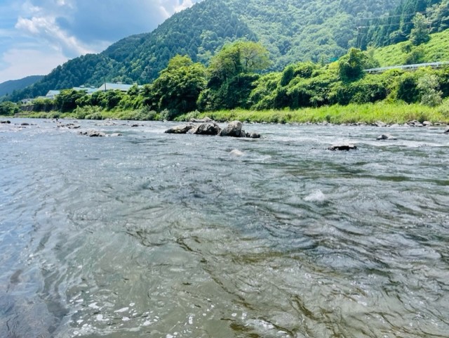 今回釣りをしたポイント下流側