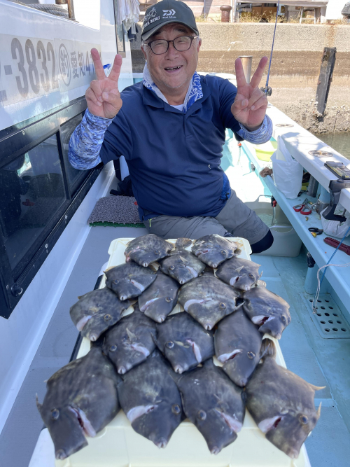 こちらの常連様は昨シーズンぶりのカワハギ釣りもデラ狩るッ(^-^)