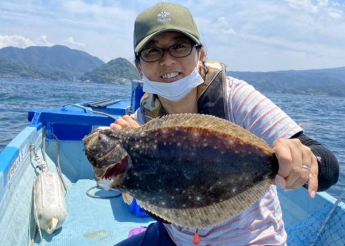 沼津湾内ボートからの落とし込み(喰わせサビキ)釣りでヒラメが釣れました！！