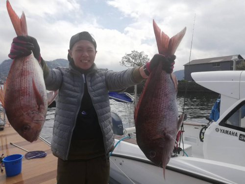 ボート釣りで良型マダイ釣れました！