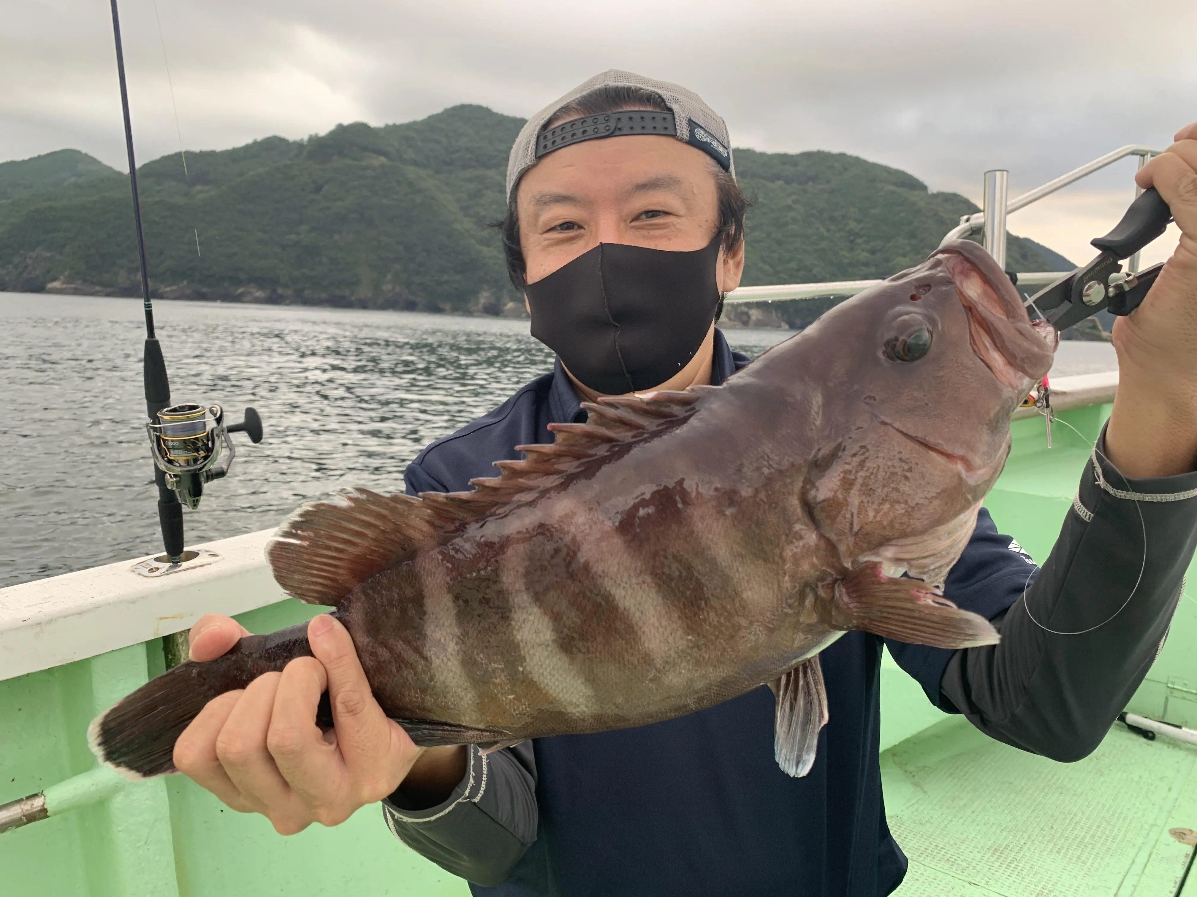 高級魚「マハタ」がどーん！色々釣れるSLJ(スーパーライトジギング)で