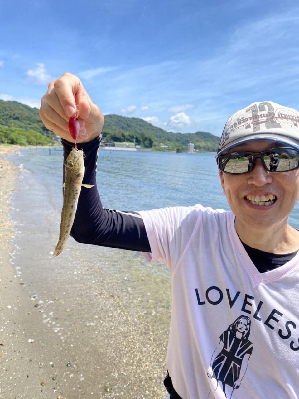 下手なアクションは不要。
ルアーで海底を小突きながら、ゆっくり巻くだけでOKです。