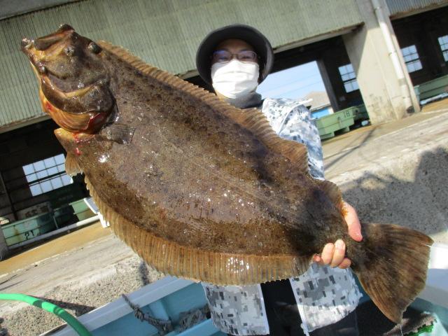 いつものツリジョ様は【超】肉厚越冬はちまるOver 5.5㌔大板ビラメを釣りましたよッ(°▽°)