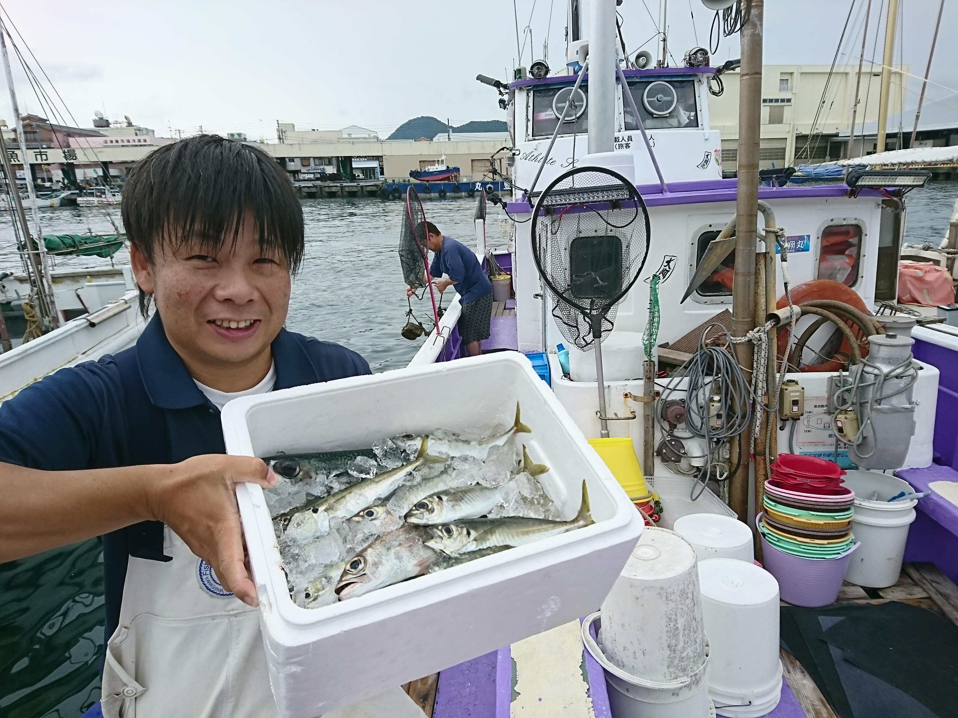 沼津沖 良型アジ狙い コマセ釣り好調です 釣具のイシグロ 釣り情報サイト