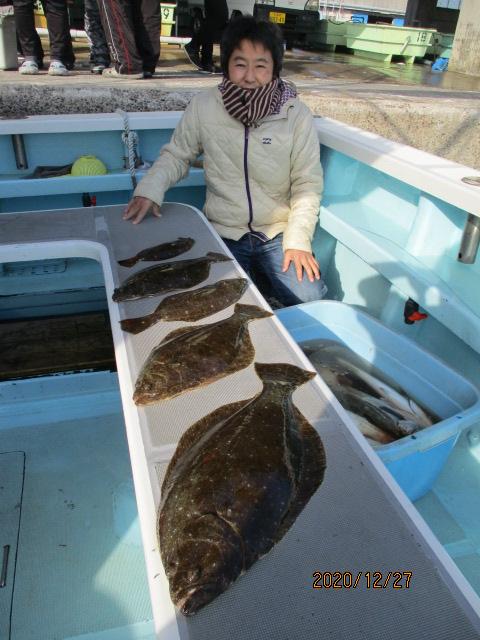 こちらのお客様は今日のヒラメ トップ釣果⑤枚 釣り上げましたッ(^-^)