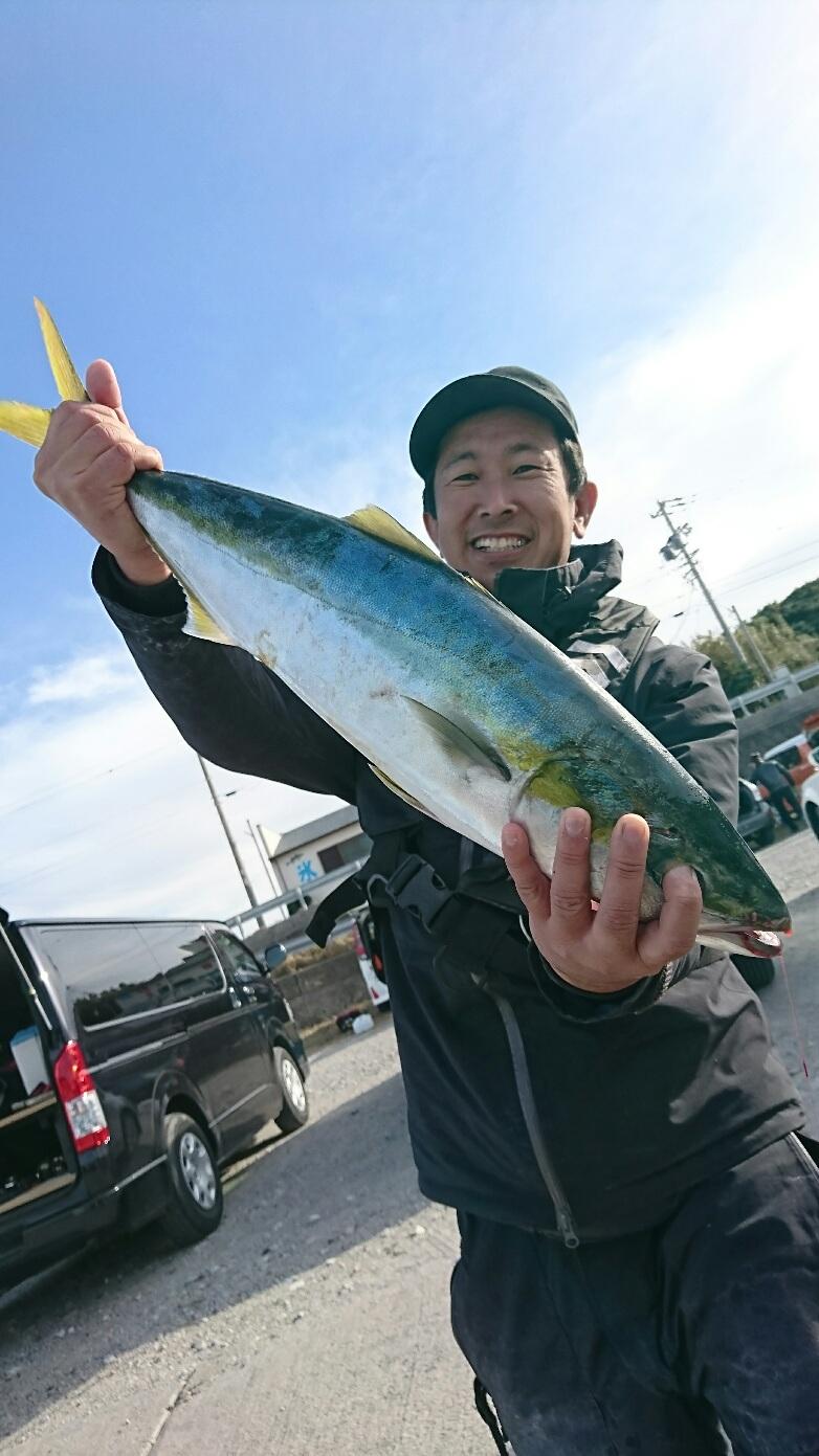 この日の青物は「ワンピッチ」or「早巻き」に反応が良かったです♪アタリがあったら大きくアワセが必要です！