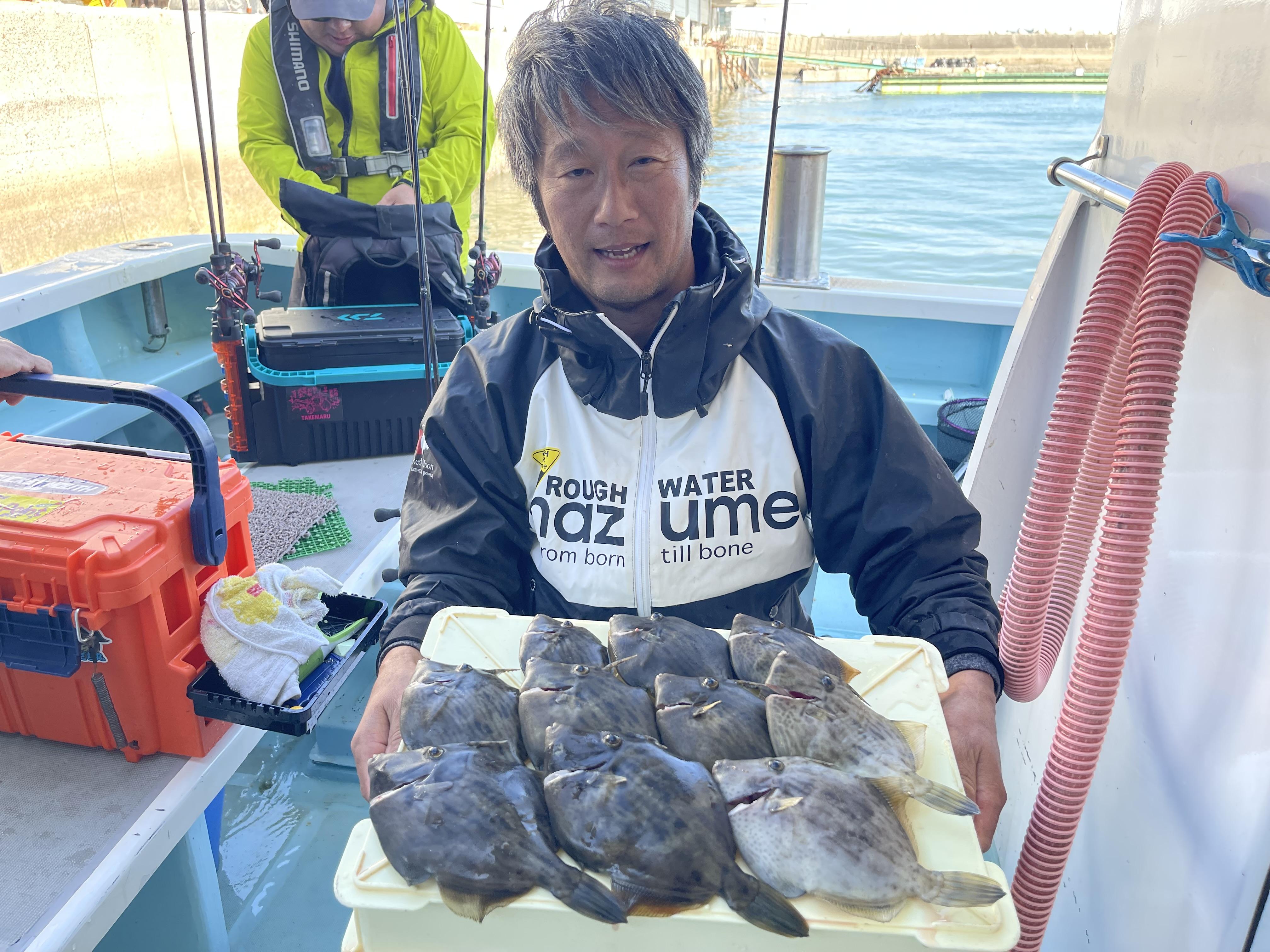 こちらの常連様も晩御飯のおかず確保狩りッψ(｀∇´)ψ