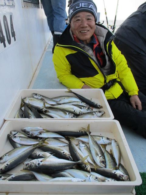 こちらのお客様も初冬デカマアジを沢山、釣り上げましたよッ(^-^)