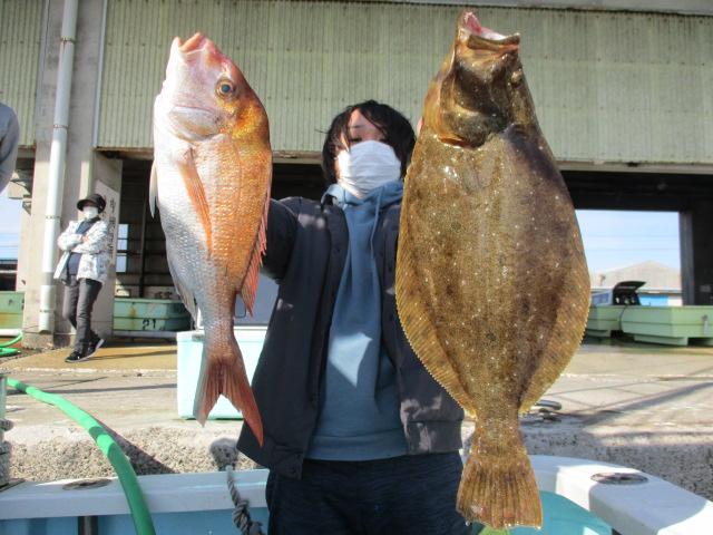 こちらのお客様は越冬肉厚ろくまるOverビラメ 真鯛と釣りましたッ(^-^)