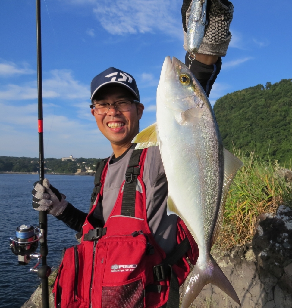 背負子の達人と東伊豆地磯シイラルアー釣行 シイラサイズアップしていますよ 釣具のイシグロ 釣り情報サイト