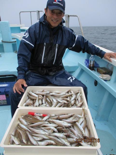 自身の釣果記録を日に日に更新していきますッ‼︎今日は①⑥①本釣りましたッ( ͡° ͜ʖ ͡°)