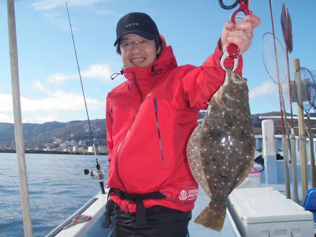 当店お客様市川様の釣果。厳しい状況の中見事ヒラメを釣り上げました！