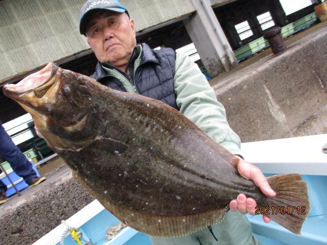 いつもの常連様はキョーイチの肉厚ろくはんOver寒ビラメを釣り上げましたよッ( ͡° ͜ʖ ͡°)v