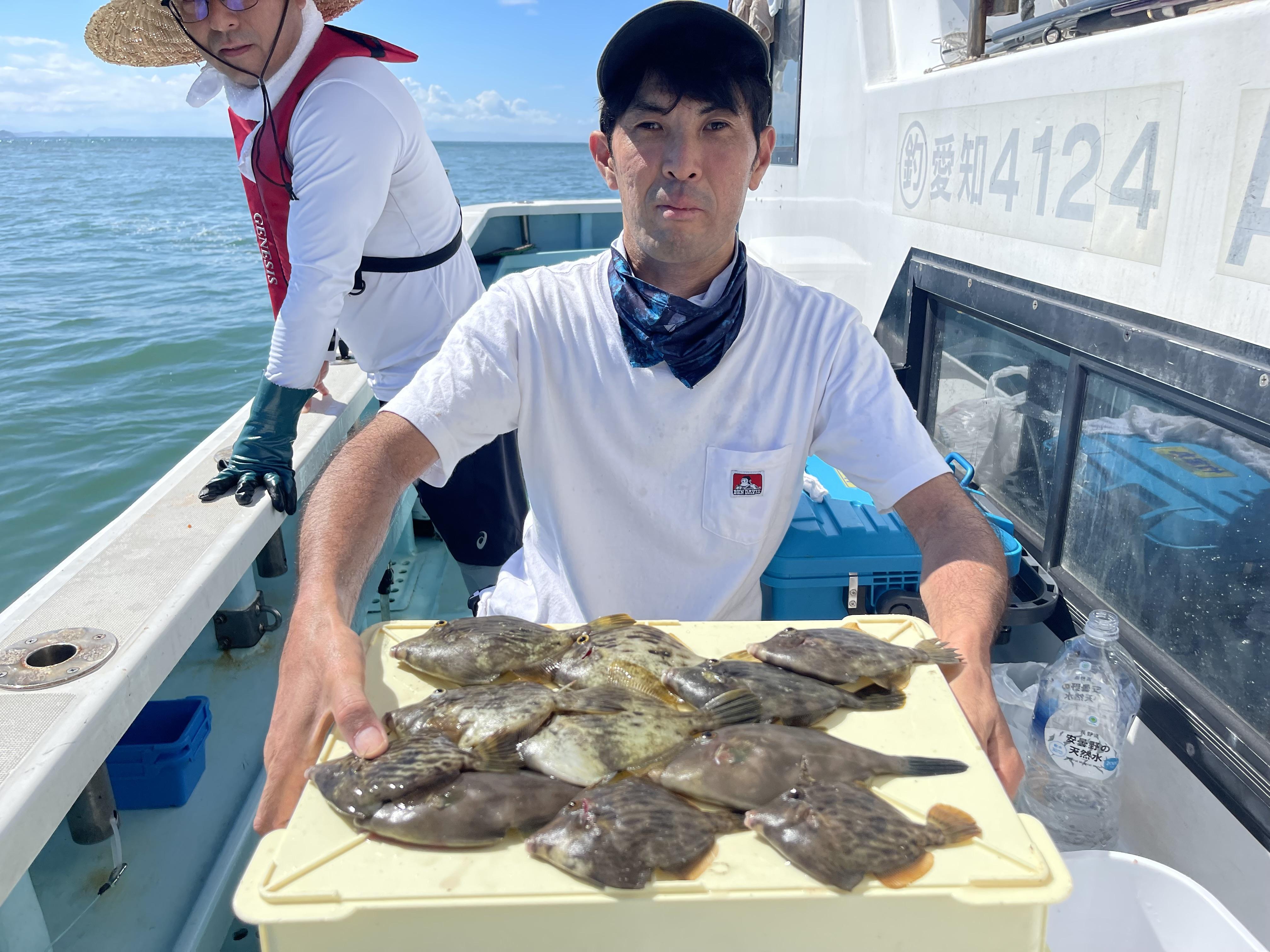 こちらのお客様は武丸自慢の貸し竿、カワハギ釣り初挑戦でしたッ(^-^)