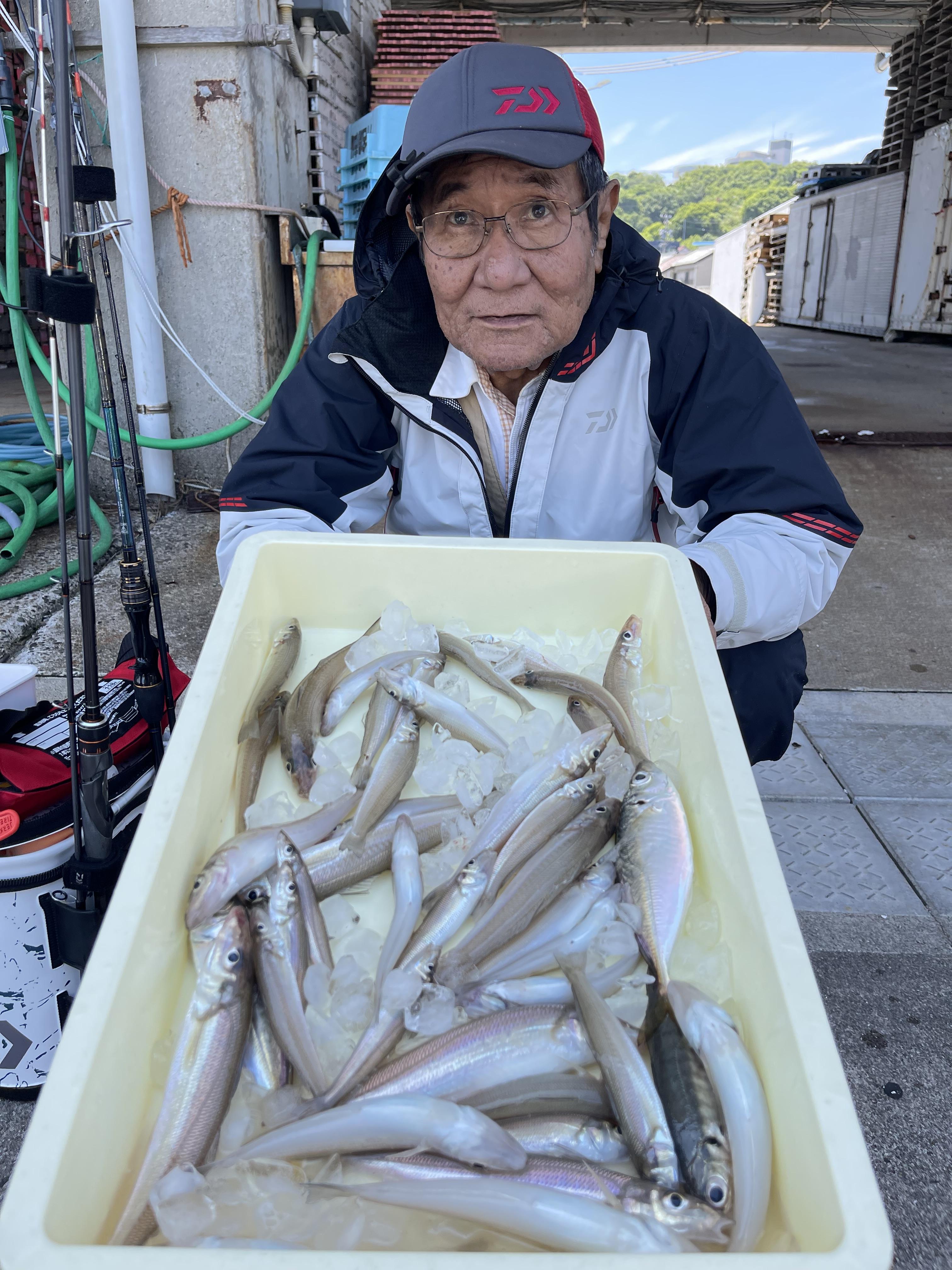 こちらの常連様はバラ氷で鮮度抜群ピンピンにッ(о´∀`о)