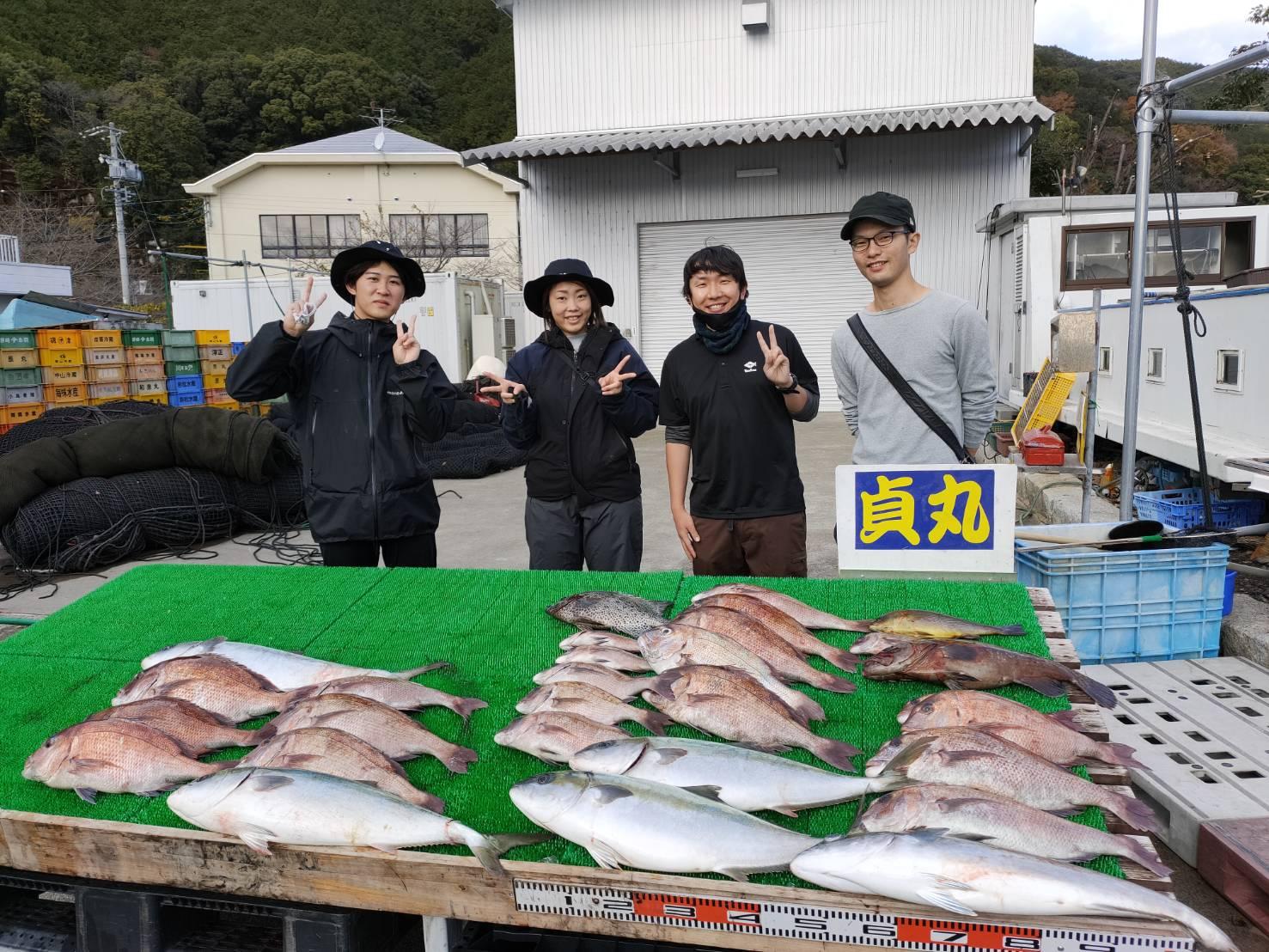 年末年始の釣行にもオススメ 海上釣り堀貞丸さんに行ってきました 釣具のイシグロ 釣り情報サイト