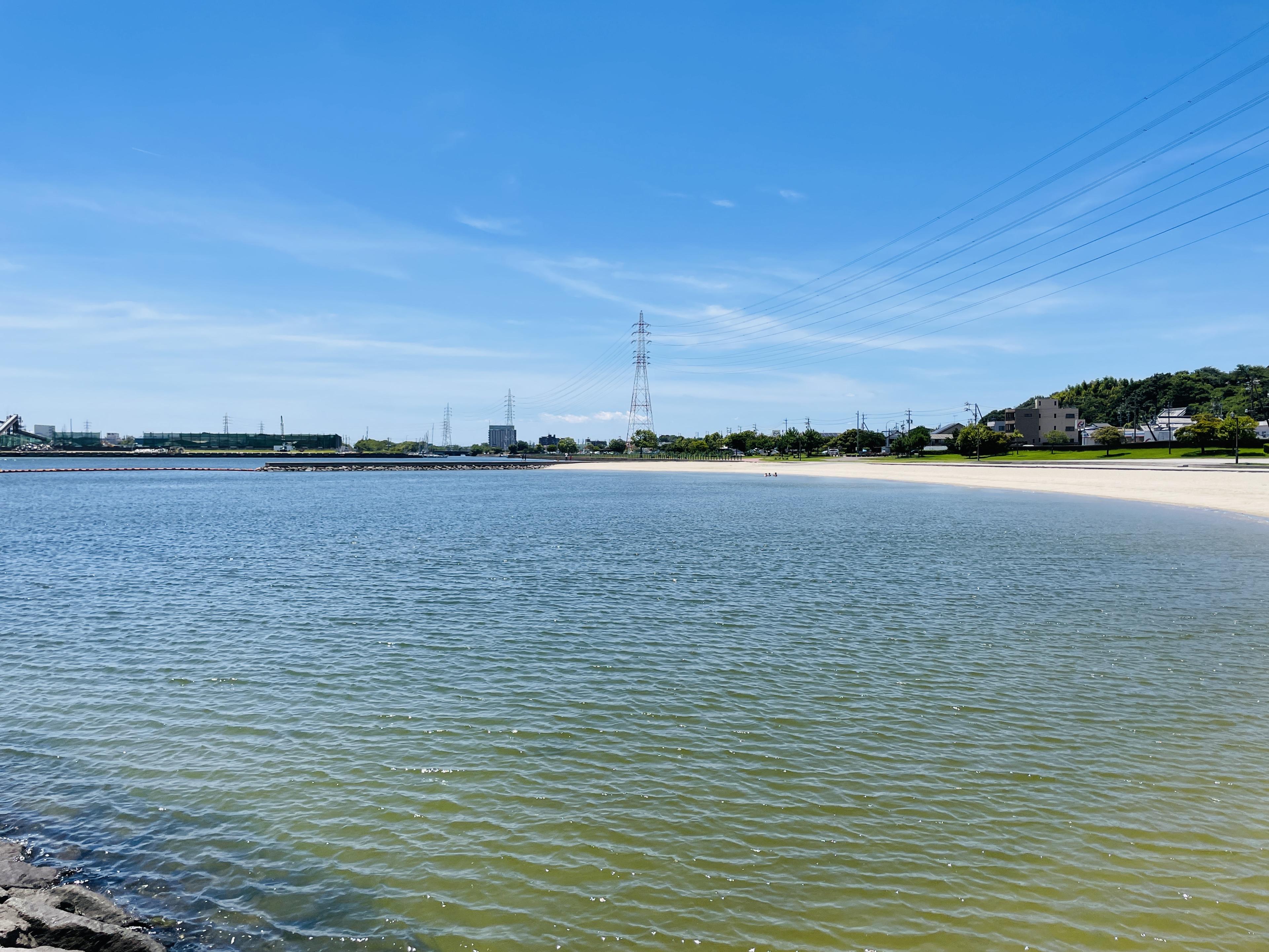 夏場は海水浴のお客様も
いらっしゃいます。
周囲には気を付けて、
譲り合って利用してください！