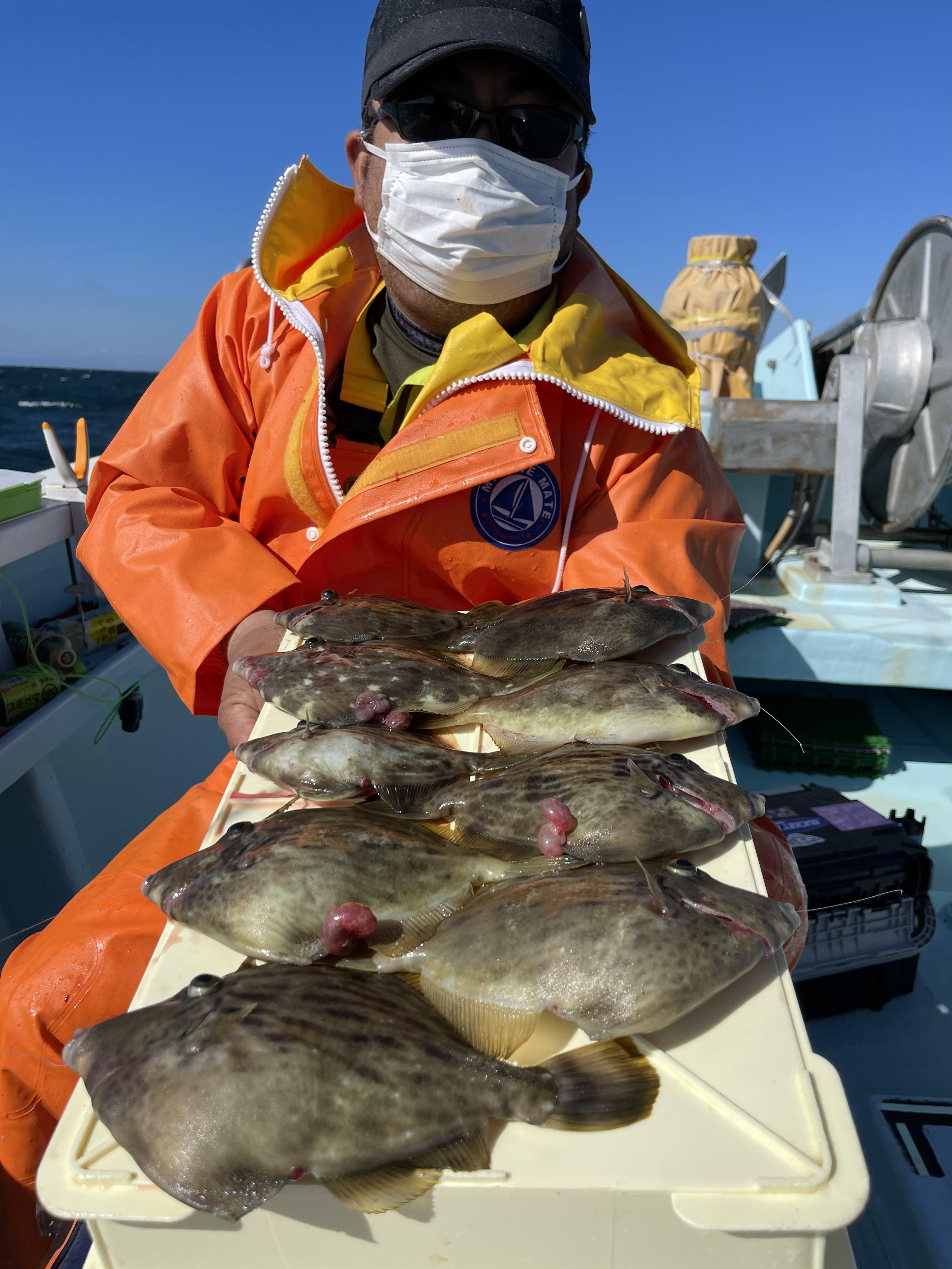 こちらの常連様もデカハギ中心に❾枚も釣りましたよッ(^-^)