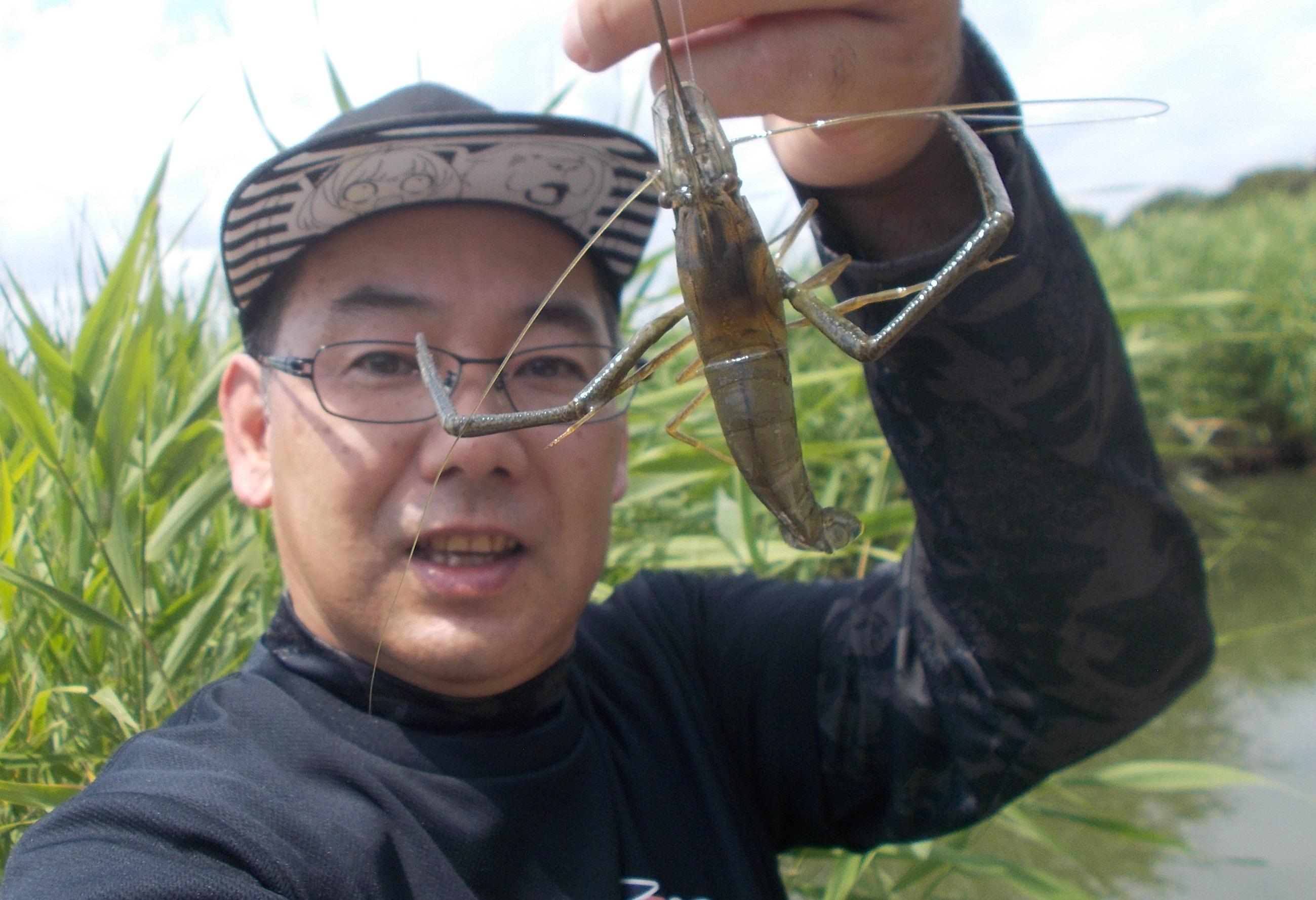 浜名湖へ行った帰りに短時間立ち寄りました。大型のエビが連発！強烈な引きが病みつきになってしまいますよ♪