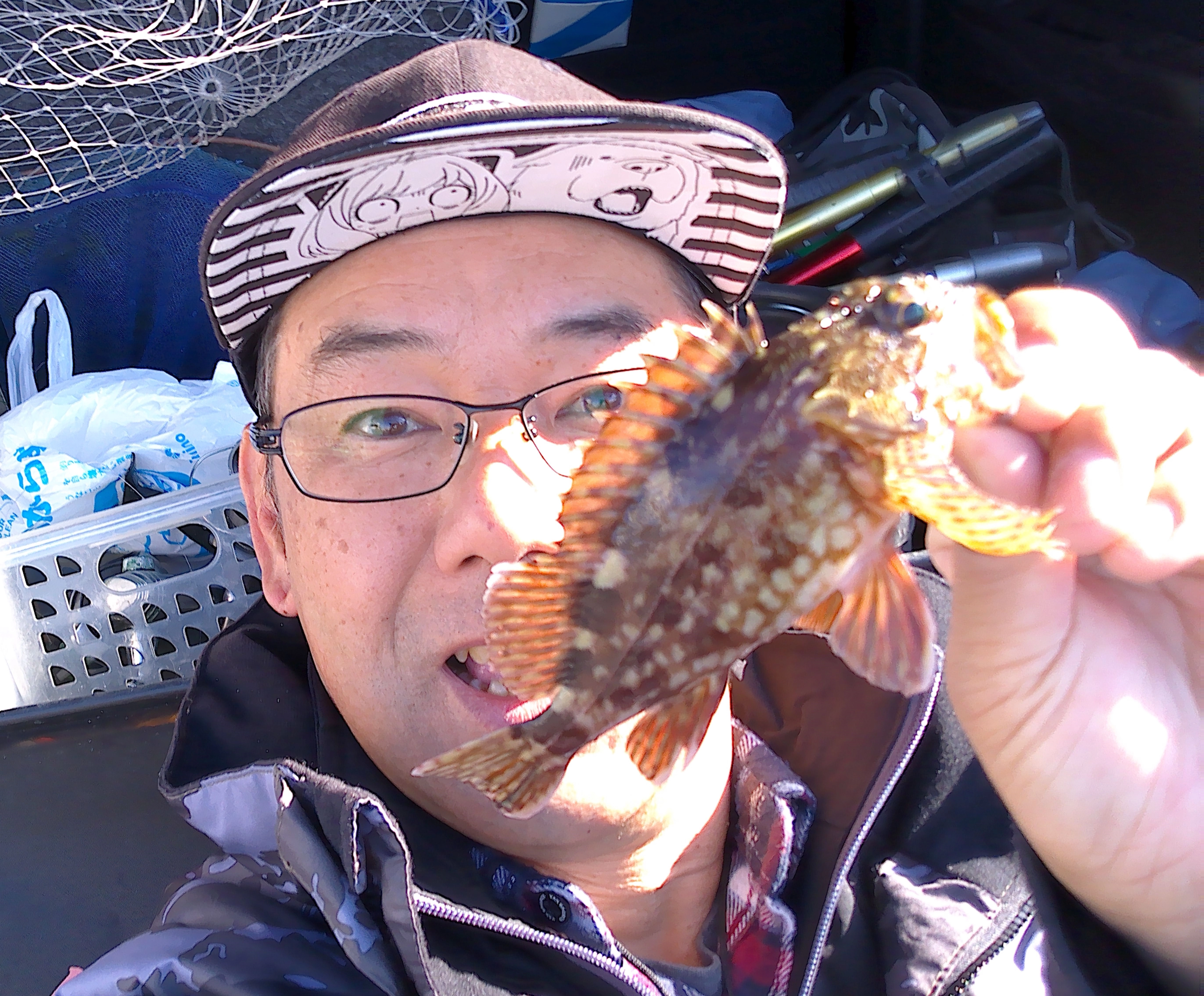 気温も下がり浜名湖根魚調査行って来ました。ここ数日の気温の低下で水温も下がり厳しかったですがカサゴが釣れてくれました。